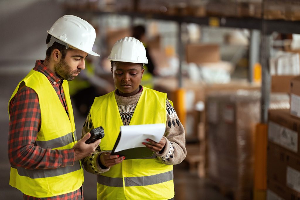 wearhouse-workers-2022-12-24-01-18-23-utc